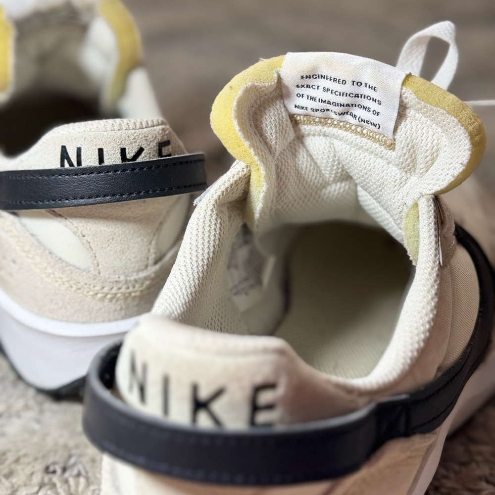 Nike Women’s Waffle Debut Shoes | Size 8.5 - Picture 8 of 9